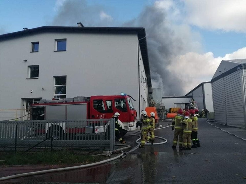 Ogromny pożar w Krojantach w pow. chojnickim. 30 zastępów strażaków na miejscu