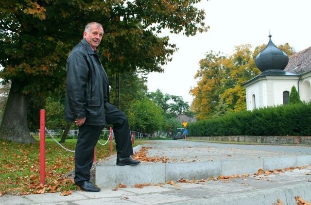 Parking przy ul. Ogrodowej powstał w ubiegłym roku, ale tylko w niewielkiej części. Teraz gmina zakończy budowę. - Cieszę się, że ta sprawa się wyjaśniła - mówi sołtys.