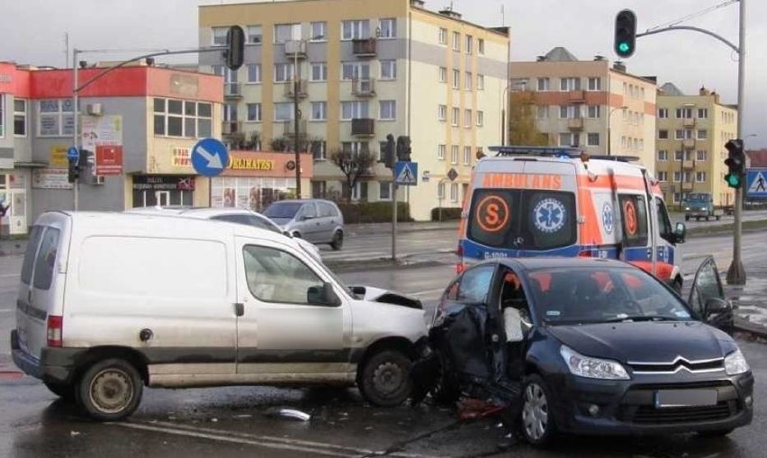 Wypadek w Malborku. 70-letnia kobieta trafiła do szpitala [ZDJĘCIA]