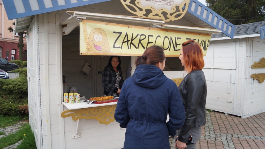 Majówka w Żorach: Na rynku zaparkowały food trucki