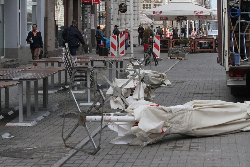 Kolejne ogródki znikają z ulicy Piotrkowskiej [ZDJĘCIA]