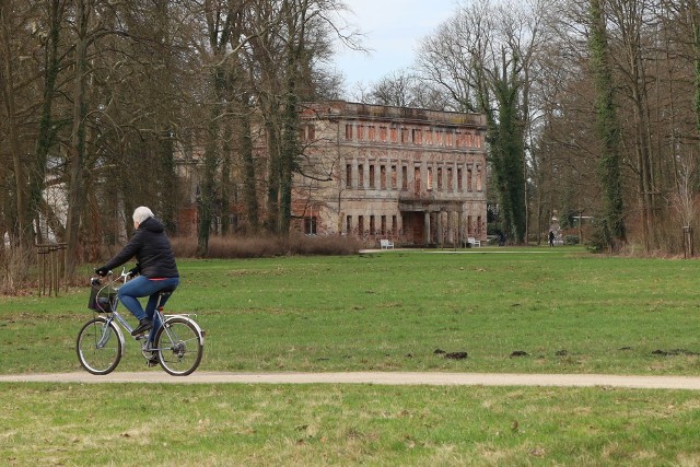 Po protestach ze strony mieszkańców magistrat zdecydował się na zrezygnowanie z planów inwestycyjnych.