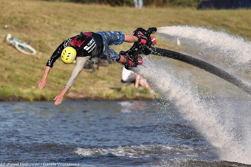 Zobacz niezwykłe pokazy na flyboardach (FILMY, ZDJĘCIA)