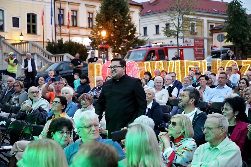Znakomity koncert, zorganizowany na Rynku Górnym w Wieliczce...