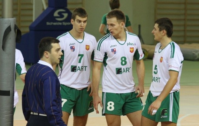 Siatkarze Farta, rywalizujący w Młodej Lidze, w ten weekend przegrali dwa mecze.