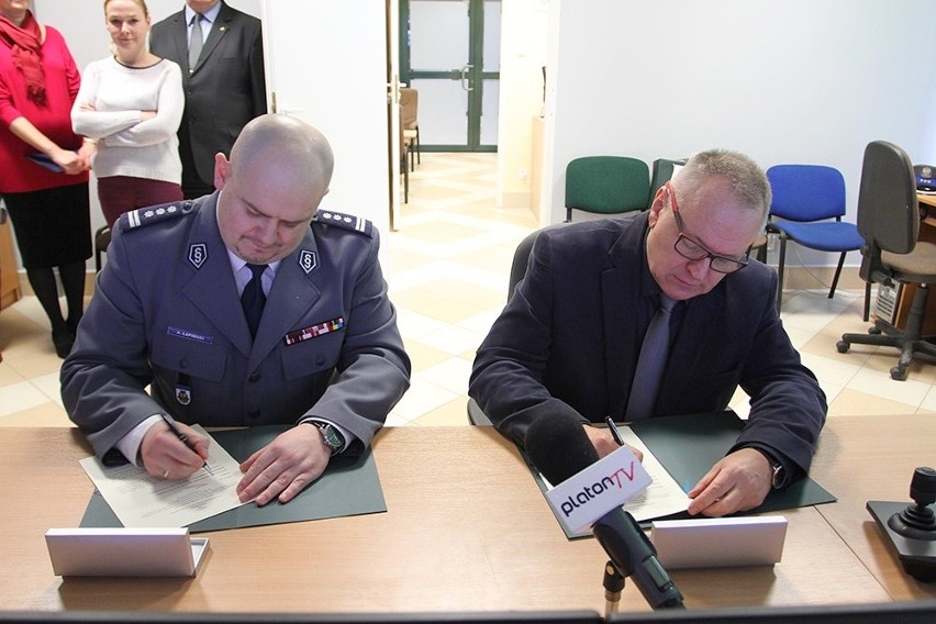 Kampus PB. Andrzej Łapiński i Lech Dzienis podpisali aneks do umowy o współpracy (zdjęcia)