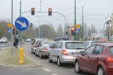 Poznań: Utrudnienia w okolicach ronda Śródka. Awaria ciężarówki na ulicy Jana Pawła II