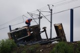 Tarnów. Wypadek na torach. Maszyna zsunęła się z nasypu