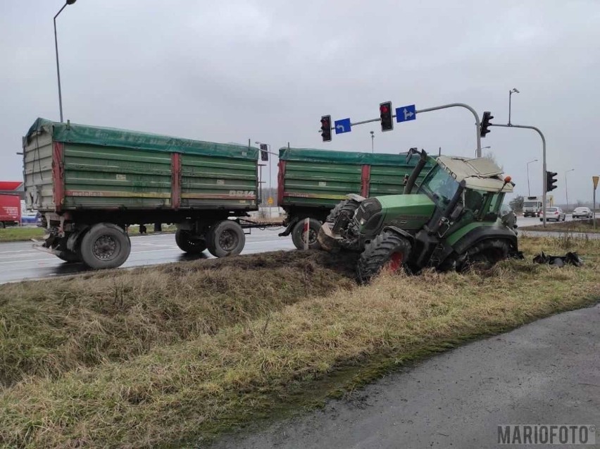 Traktor wypadł z obwodnicy Opola.