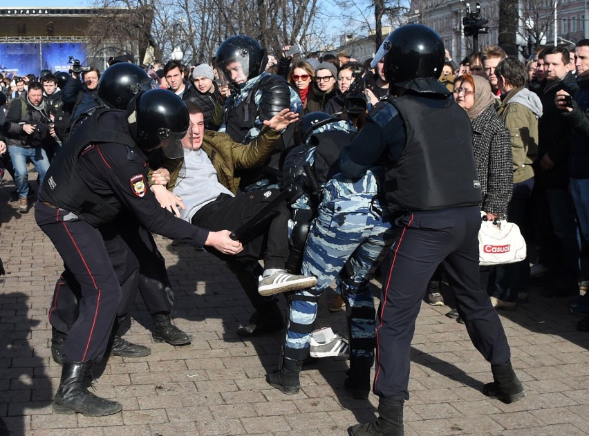 Rosja: Protesty w Moskwie. 500 osób zatrzymanych, wśród nich Aleksiej Nawalny [ZDJĘCIA] [VIDEO]