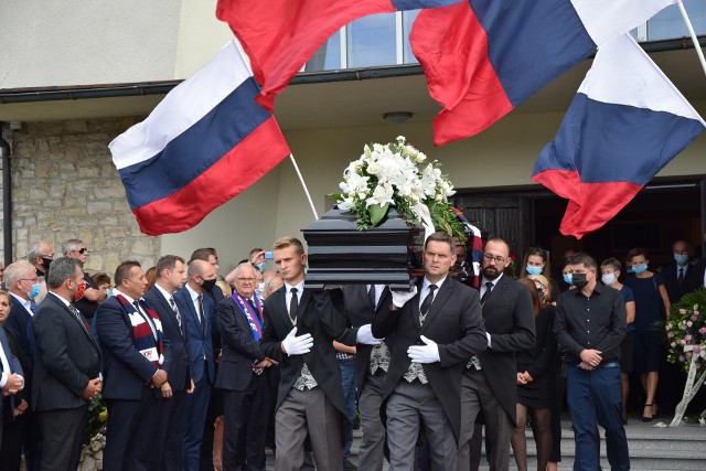 Liczba uczestników pogrzebu Jerzego Szczakiela pokazała, dla jak wielu osób był on postacią wyjątkową.