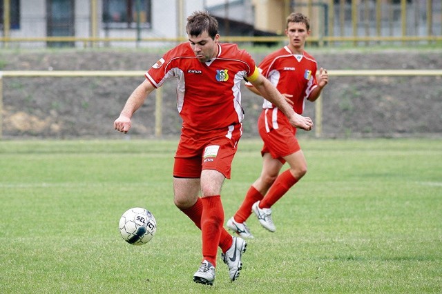 Piłkarze Tura Bielsk Podlaski wywalczyli awans w sportowej walce, ale nie będzie im dane grać w III lidze.