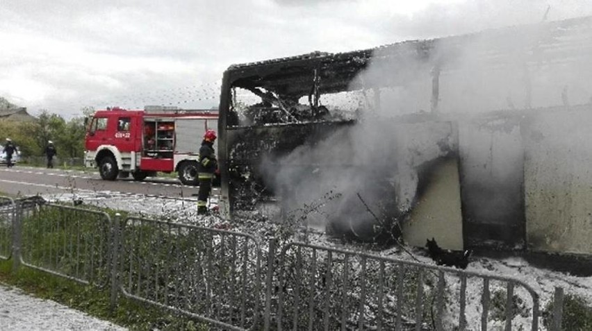 W Fajsławicach spłonął autokar wycieczkowy [ZDJĘCIA]