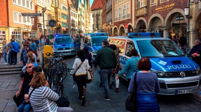 Zamach terrorystyczny w Niemczech. Ciężarówka wjechała w tłum ludzi. Są ofiary śmiertelne [Youtube wideo]