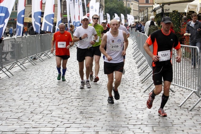 Maraton Wrocław - ZDJĘCIA - zawodnicy z numerami 2001 - 2200