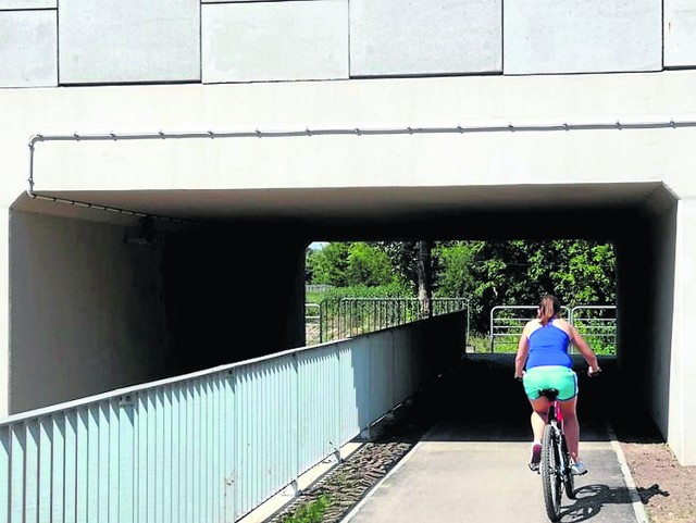 Ścieżka rowerowa i przejście pod torami na osiedlu Południe jest już gotowe.