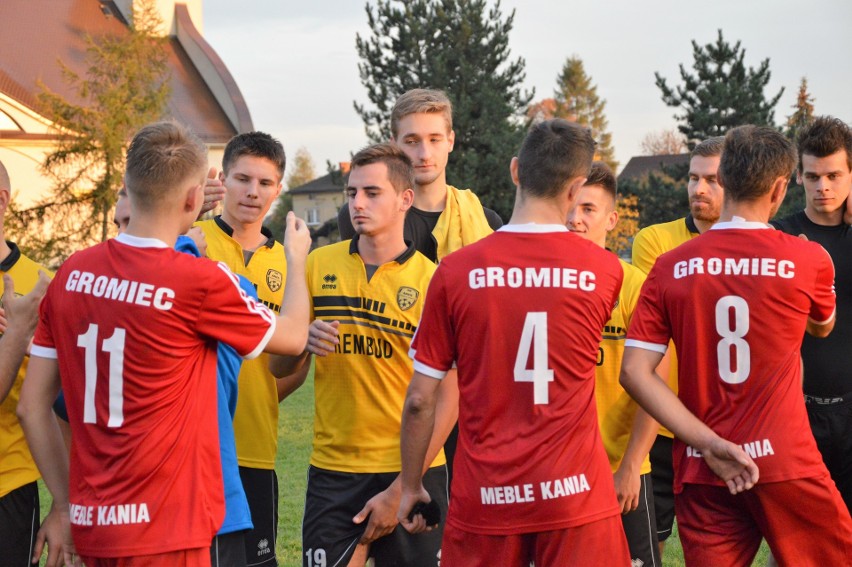 Gromczanie (czerwone stroje) zagrają w finale PP Chrzanów, a...