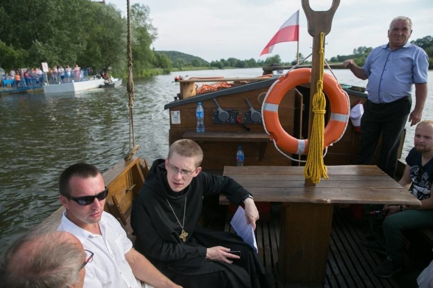 Prom znów połączył dwa brzegi Wisły [ZDJĘCIA, WIDEO]