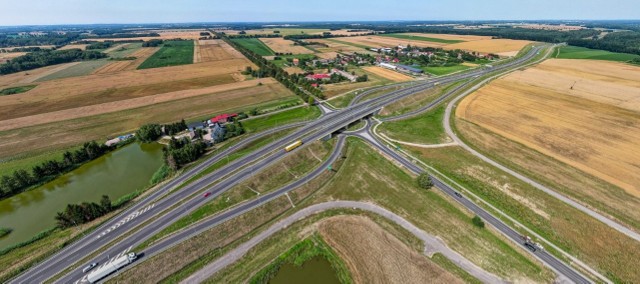 Cały 46-kilometrowy odcinek drogi S6 z Koszalina do Słupska powinien zostać udostępniony kierowcom już w 2025 roku.