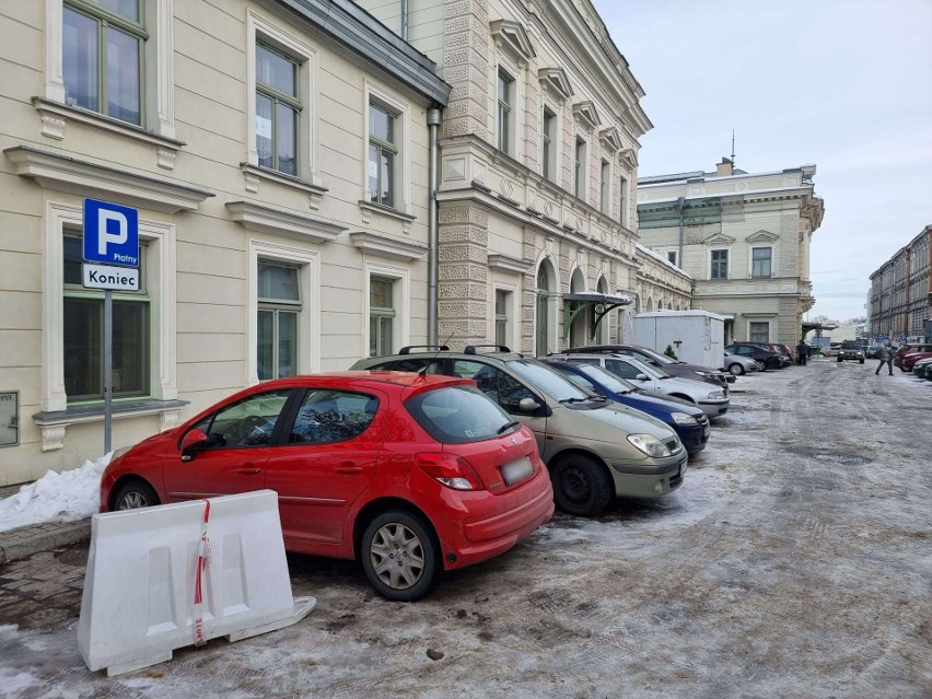 Fragment parkingu na Placu Legionów będzie wkrótce Zaułkiem...