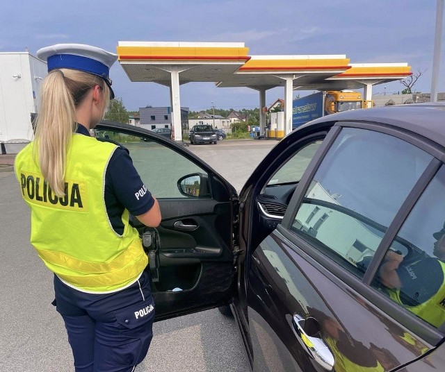 Przekroczenie prędkości o więcej niż 50 km/h na obszarze zabudowanym skutkuje zatrzymaniem prawa jazdy na 3 miesiące