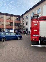 Alarm przeciwpożarowy w hotelu w Łęgowie (gm. Pruszcz Gdański). Z budynku ewakuowano kilkadziesiąt osób! 14.04.2022