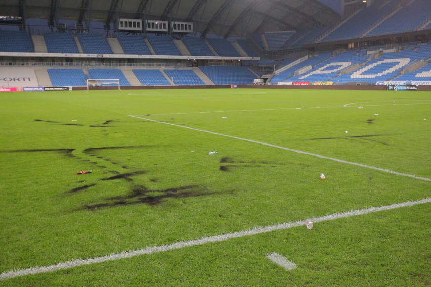 Lech Poznań: Tak wygląda zniszczony stadion po meczu z Legią