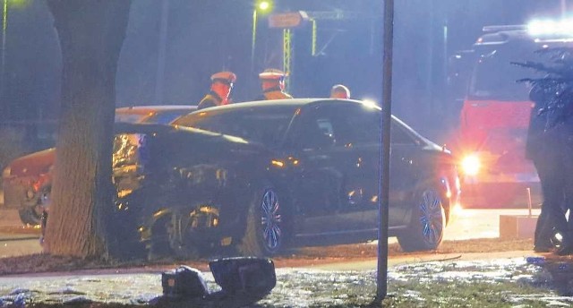 Rządowa limuzyna wioząca premier Beatę Szydło tuż po wypadku w Oświęcimiu
