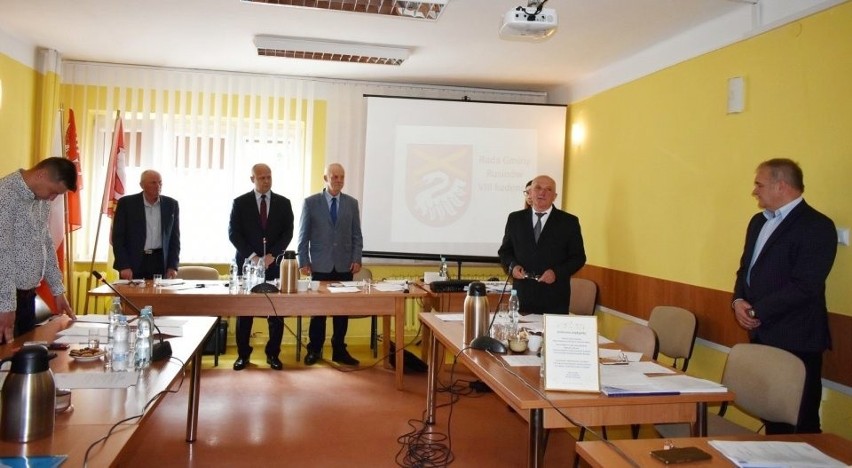 Wójt gminy Rusinów Marian Andrzej Wesołowski otrzymał od radnych absolutorium i wotum zaufania za wykonanie budżetu 