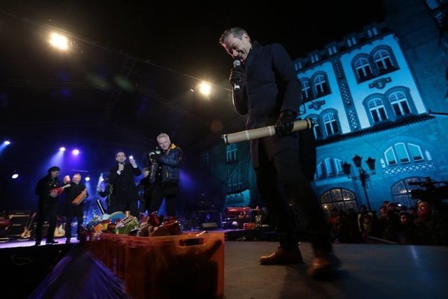 Ubiegłoroczne powitanie Nowego Roku przed słupskim ratuszem