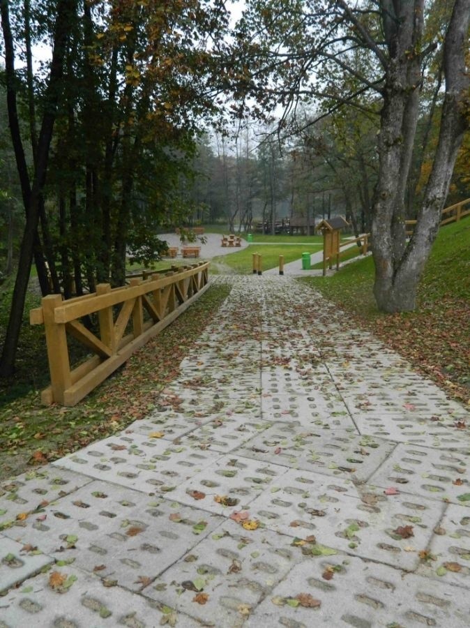 Zagospodarowano teren przy jeziorze Granicznym w Łobzowie (zdjęcia) 