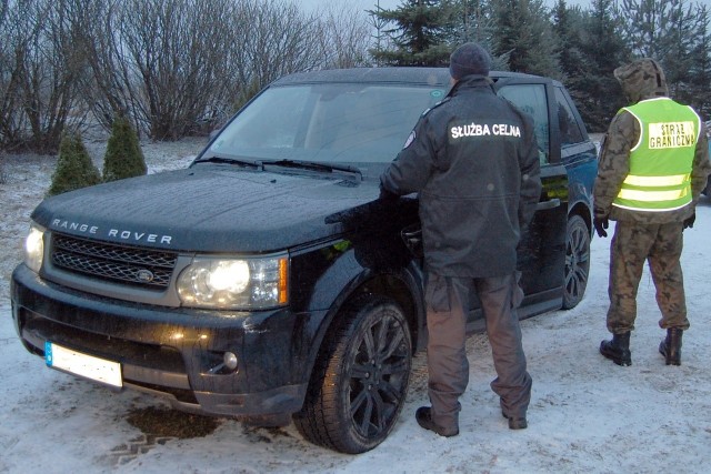 Land Rovera skradzionego w Niemczech zatrzymali funkcjonariusze z Placówki SG w Augustowie. Szacunkowa wartość auta wynosi 160 tys. zł.