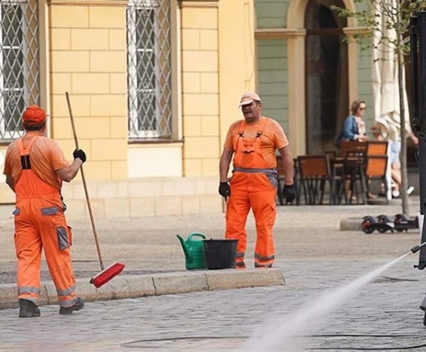 Prezydent Sutryk kazał wymyć wrocławski Rynek