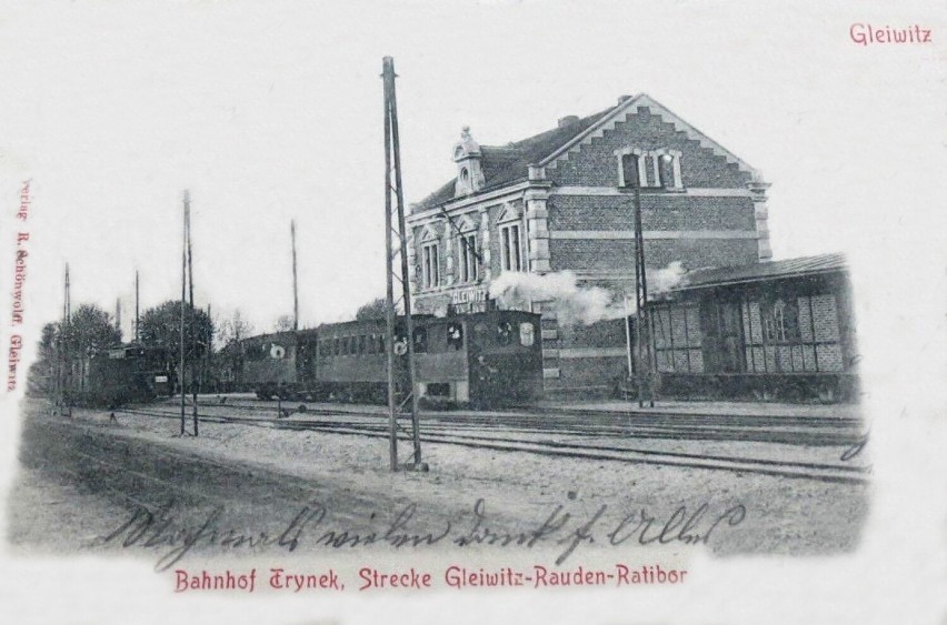 Stacja Gliwice-Trynek obsługiwała ruch na torowiskach o...