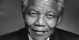 Nelson Mandela: 100. rocznica urodzin pierwszego czarnoskórego prezydenta RPA. Mandela był symbolem walki z segregacją rasową