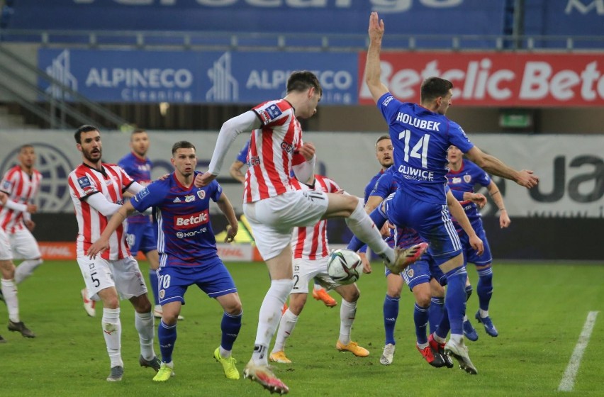 W ostatnim meczu Piast pokonał Cracovię 2:0