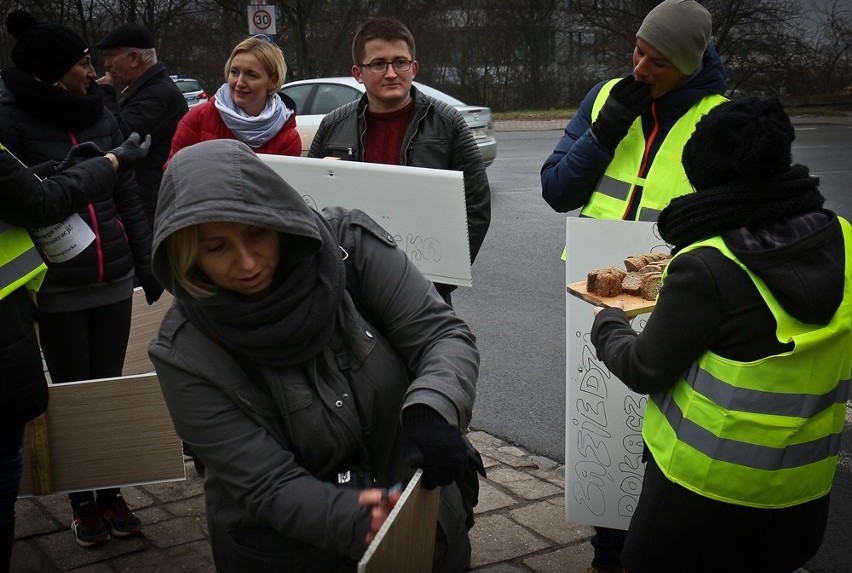 Protest na Swojczyckiej. Droga zablokowana
