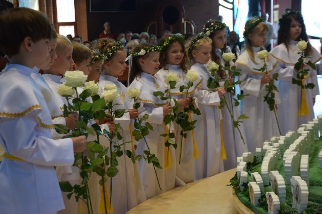 Wczesna komunia św. w kościele bł.Karoliny w Tychach