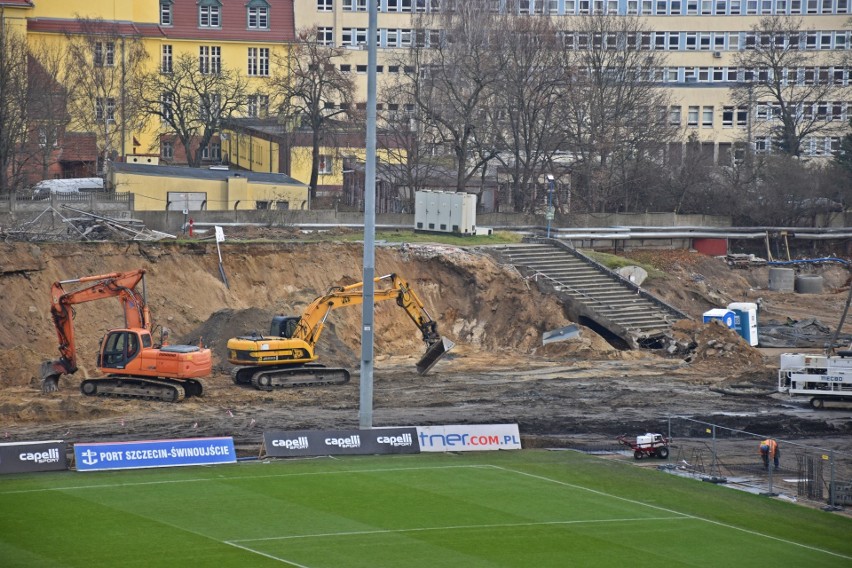 Hala pneumatyczna i stadion Pogoni - stan 16 grudnia 2020.