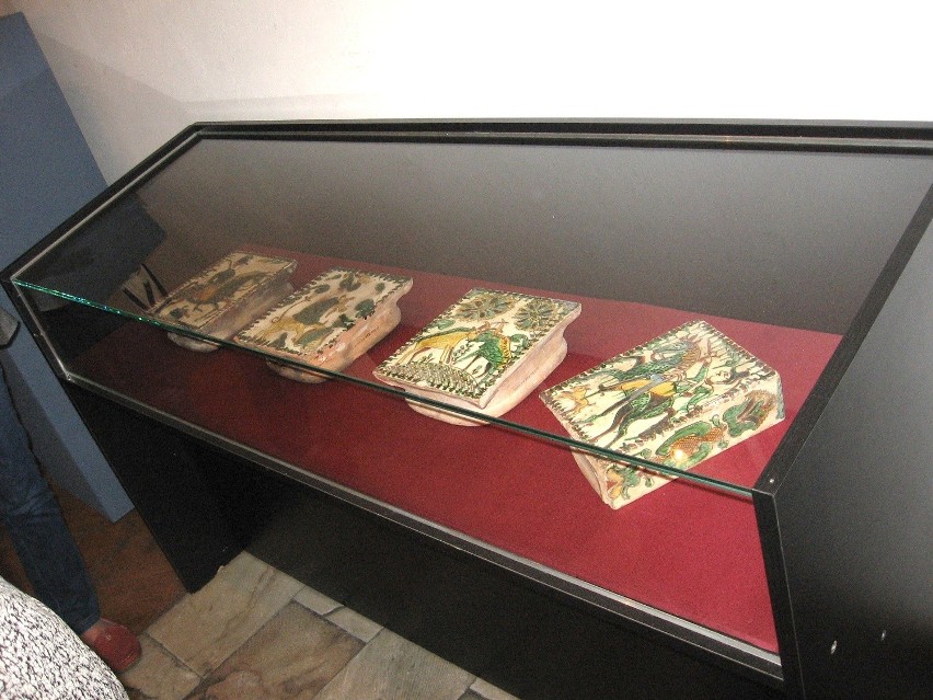 Malowane ręcznie przez Hucułów kafle z pieca.