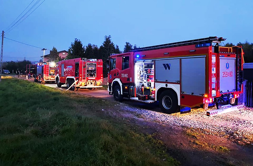 Nowy Sącz. Było groźnie. W domu przy ul.Brzeziny rozszalał się ogień