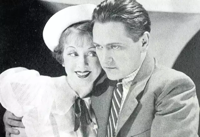 Eugeniusz Bodo z aktorką Janiną Romanówną. Oboje w 1935 roku grali w Teatrze Letnim w Warszawie w sztuce "Szczęśliwy pech"