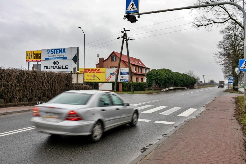 Nie żyje rowerzysta potrącony w Przecławiu. "To fatalne skrzyżowanie". Trwa wyjaśnianie okoliczności tragedii