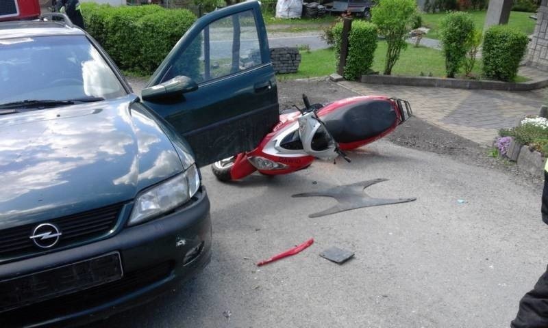 Wypadek w Krasnem Potockiem. Motorowerzysta w szpitalu [ZDJĘCIA]