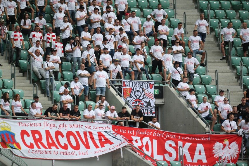 Kibice Cracovii wspierali swój zespół we Wrocławiu