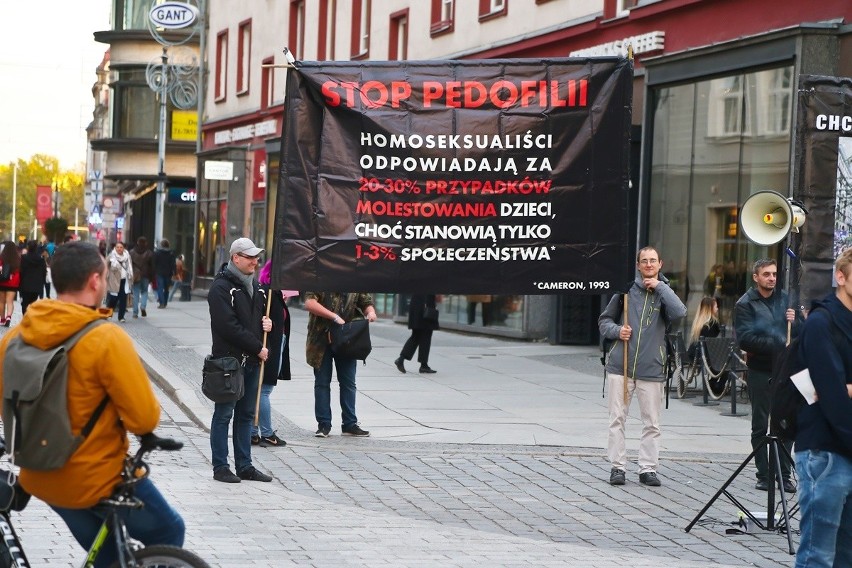 Pro life kontra LGBT we Wrocławiu. Gorąca pikieta [ZDJĘCIA]               