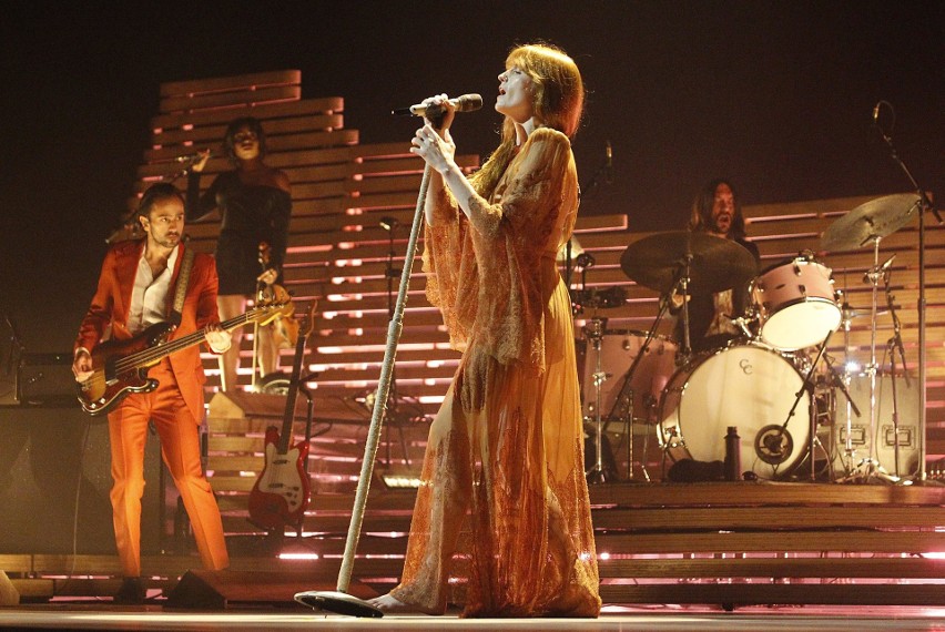 Florence + The Machine wystąpiła w Atlas Arenie w Łodzi! Florence dała wyśmienite show! Zobacz zdjęcia i czytaj relację