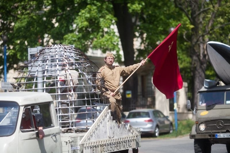 Wieźli przez Łódź flagę ZSRR... Popełnili przestępstwo?  [zdjęcia]