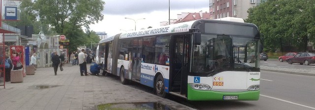 Autobus marki solaris zepsuł się w centrum
