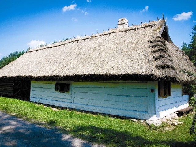 Jeśli Lokalnej Grupie Działania uda się znaleźć fundusze, to zostanie wydana "Wielka księga architektury Puszczy Knyszyńskiej". Zostaną tam opisane m.in. obiekty, które można obejrzeć w Muzeum Wsi w Osowiczach.